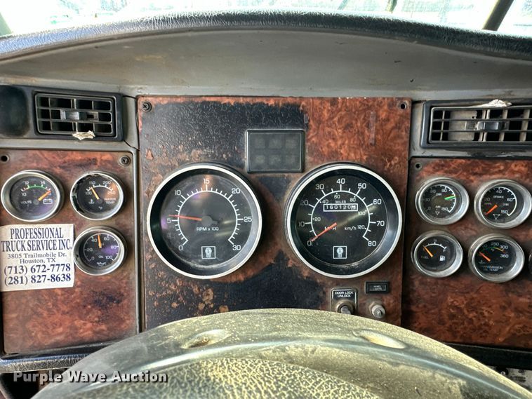 image for item DN7681 2005 Kenworth  T600 semi truck