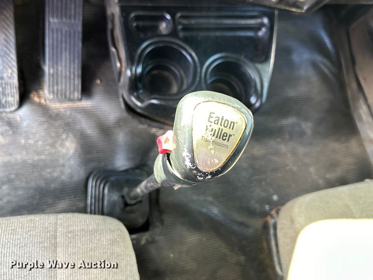 image for item DN7681 2005 Kenworth  T600 semi truck