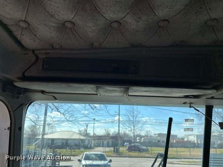 image for item DN7681 2005 Kenworth  T600 semi truck