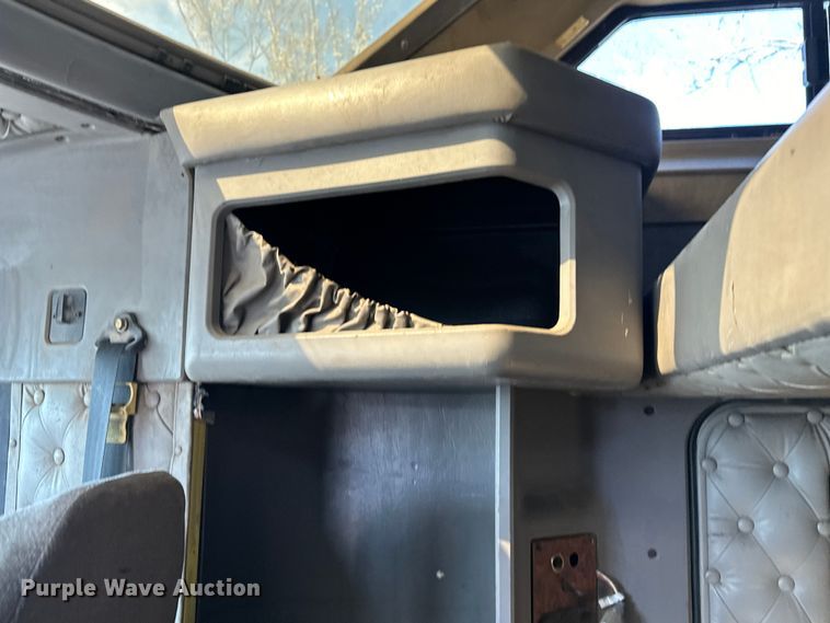 image for item DN7681 2005 Kenworth  T600 semi truck