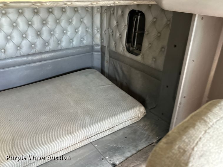 image for item DN7681 2005 Kenworth  T600 semi truck