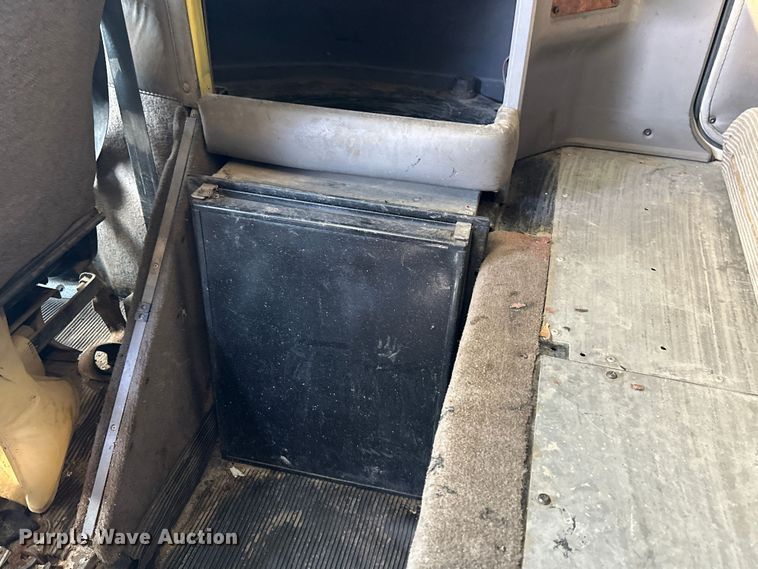 image for item DN7681 2005 Kenworth  T600 semi truck