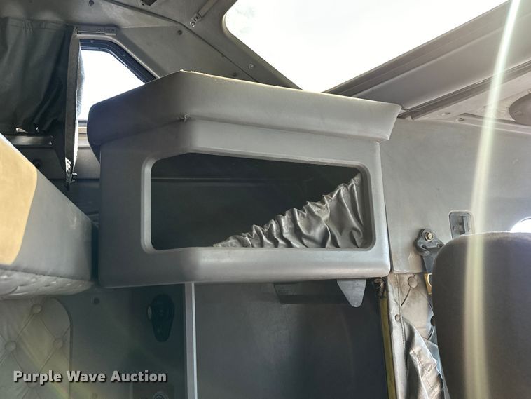 image for item DN7681 2005 Kenworth  T600 semi truck