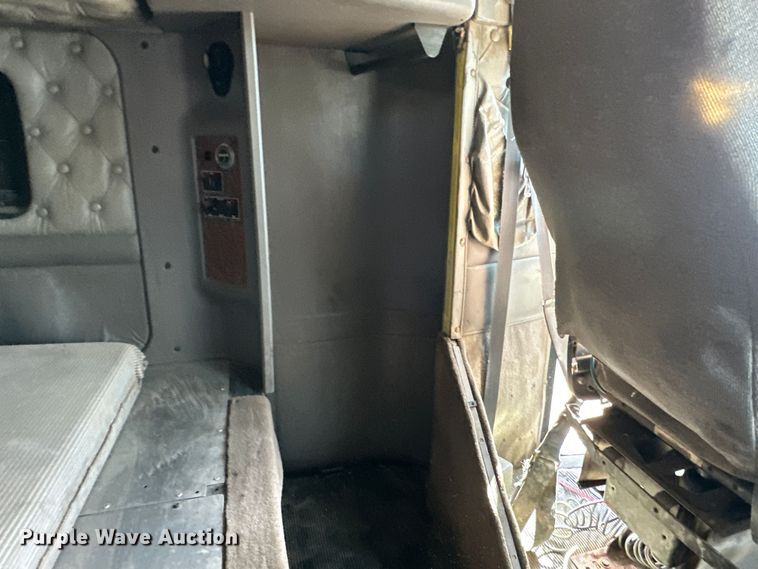 image for item DN7681 2005 Kenworth  T600 semi truck