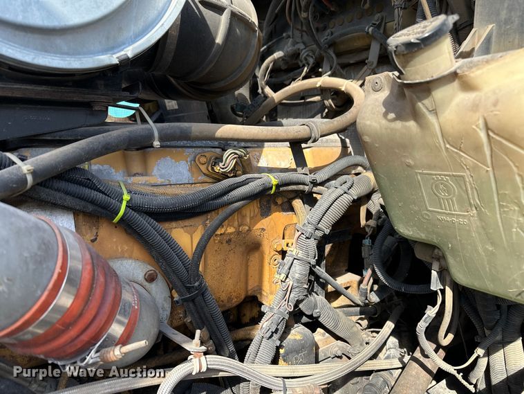 image for item DN7681 2005 Kenworth  T600 semi truck