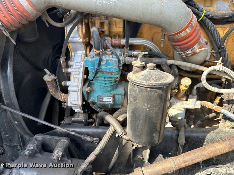 image for item DN7681 2005 Kenworth  T600 semi truck