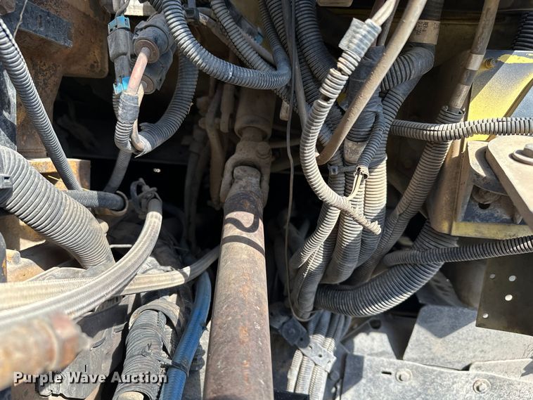 image for item DN7681 2005 Kenworth  T600 semi truck