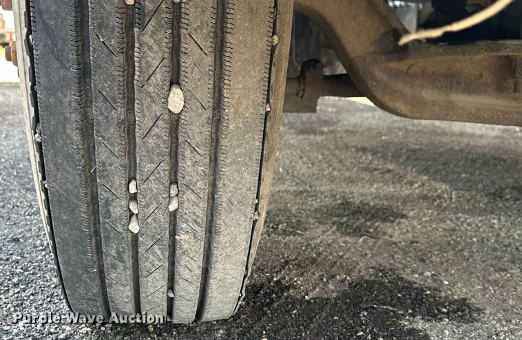 image for item DN7681 2005 Kenworth  T600 semi truck