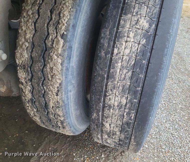 image for item DO4816 2008 Utility  4000D-X dry van trailer