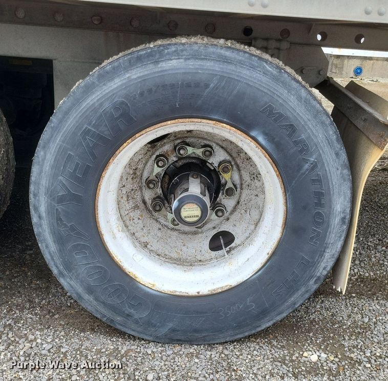 image for item DO4816 2008 Utility  4000D-X dry van trailer