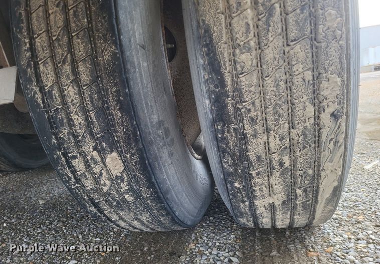 image for item DO4816 2008 Utility  4000D-X dry van trailer