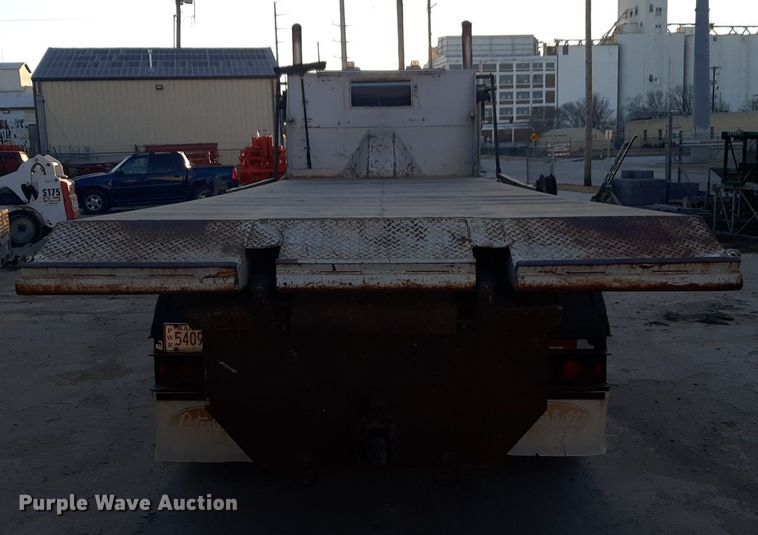 image for item DP2622 2006 Peterbilt  rollback truck