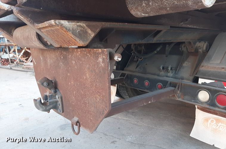 image for item DP2622 2006 Peterbilt  rollback truck