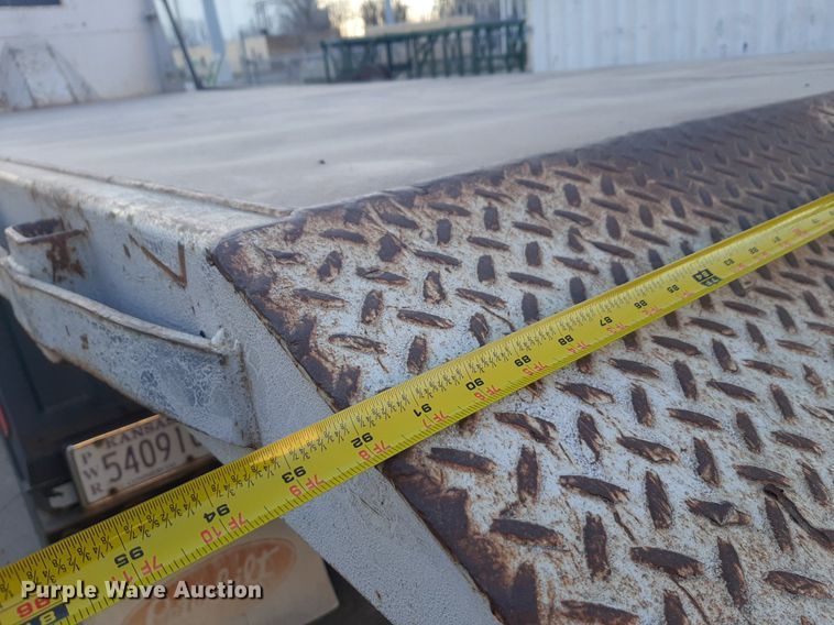 image for item DP2622 2006 Peterbilt  rollback truck