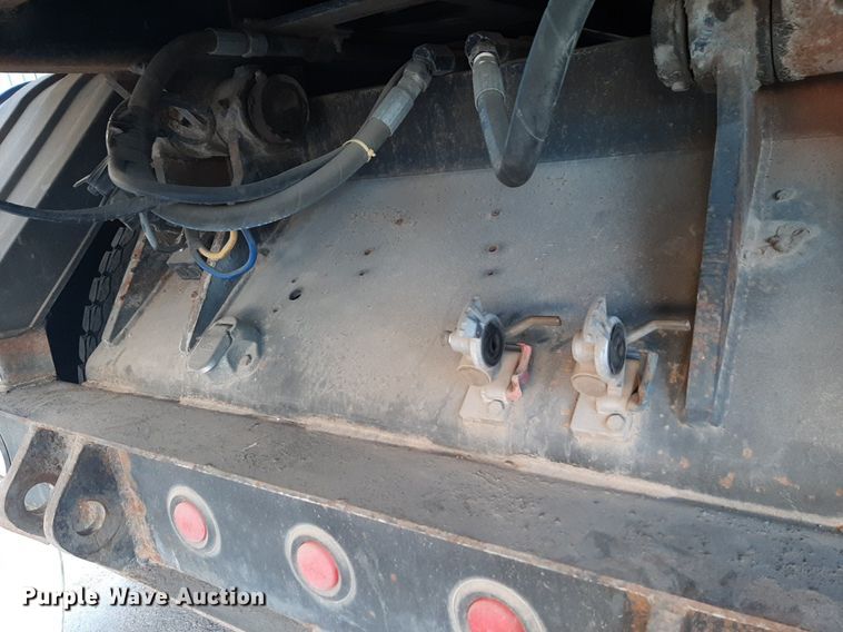 image for item DP2622 2006 Peterbilt  rollback truck