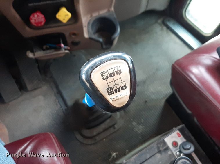 image for item DP2622 2006 Peterbilt  rollback truck