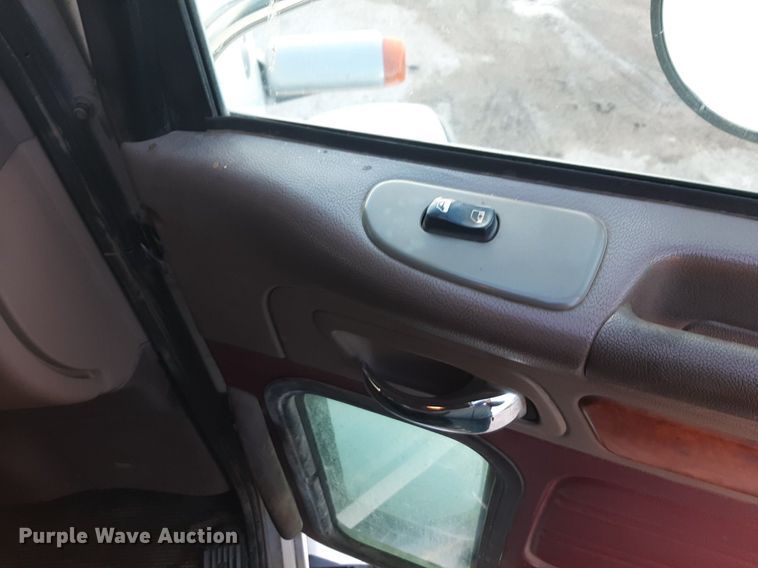 image for item DP2622 2006 Peterbilt  rollback truck