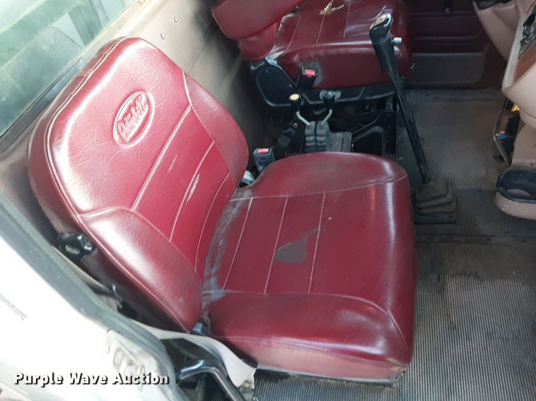 image for item DP2622 2006 Peterbilt  rollback truck