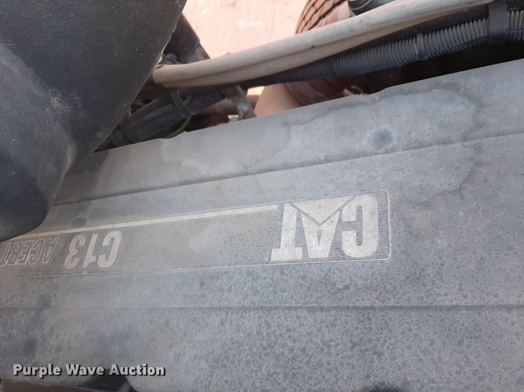 image for item DP2622 2006 Peterbilt  rollback truck