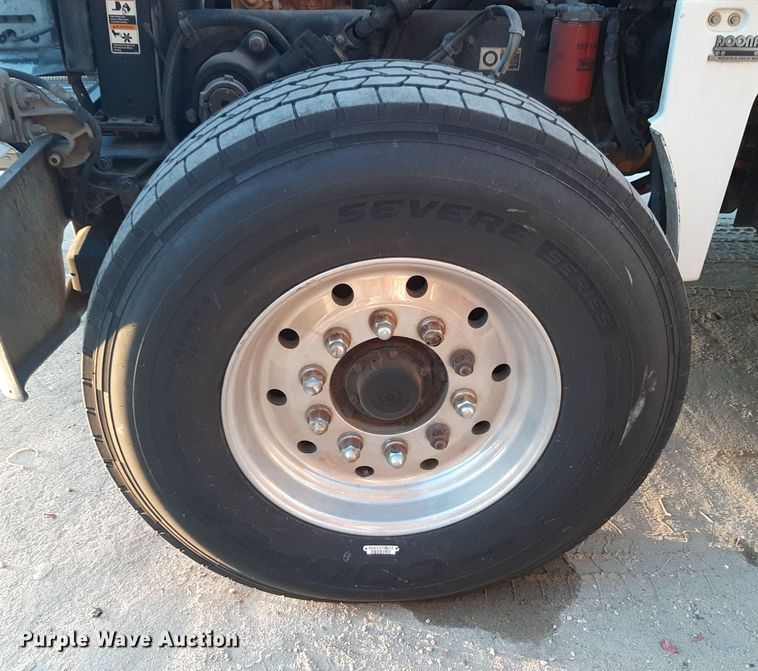 image for item DP2622 2006 Peterbilt  rollback truck