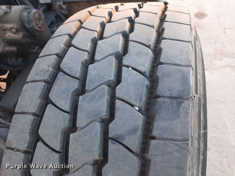 image for item DP2622 2006 Peterbilt  rollback truck