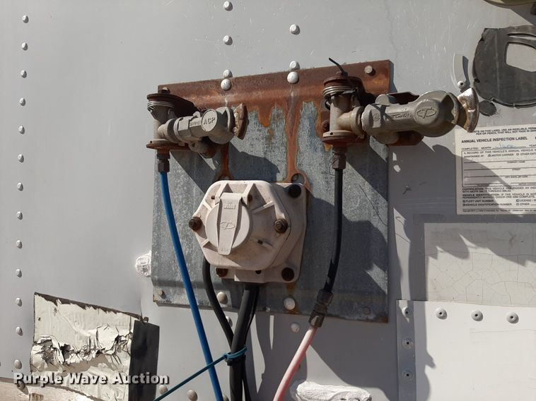 image for item DP2673 2005 Wabash dry van trailer