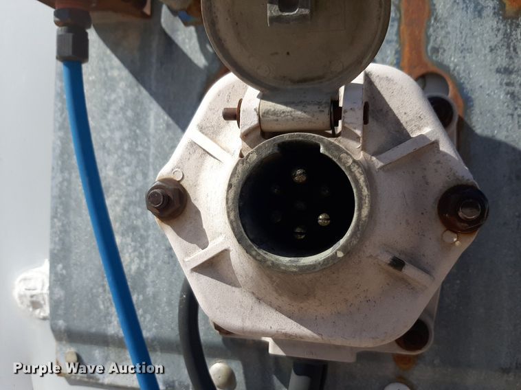 image for item DP2673 2005 Wabash dry van trailer