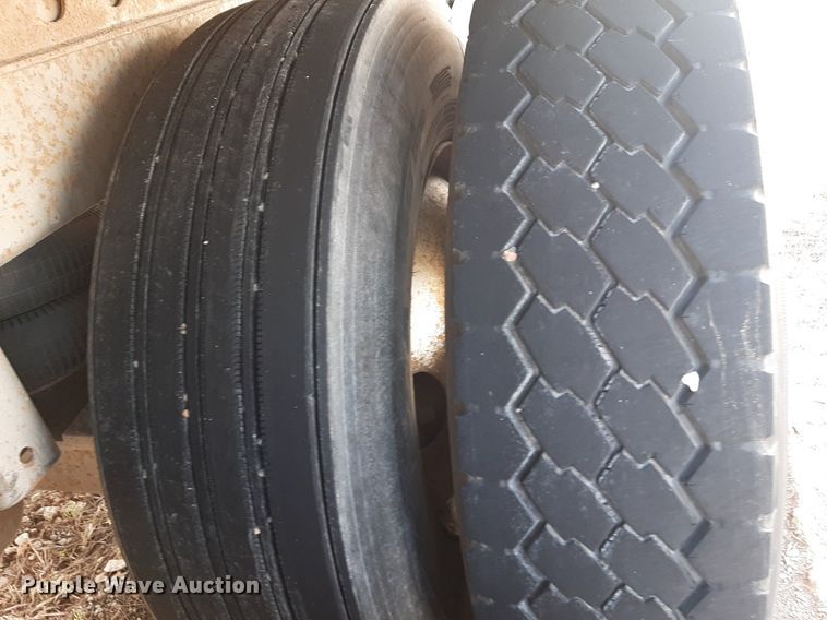 image for item DP2676 2005 Lufkin  dry van trailer