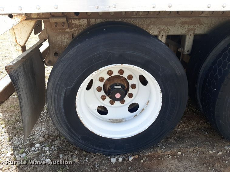 image for item DP2676 2005 Lufkin  dry van trailer