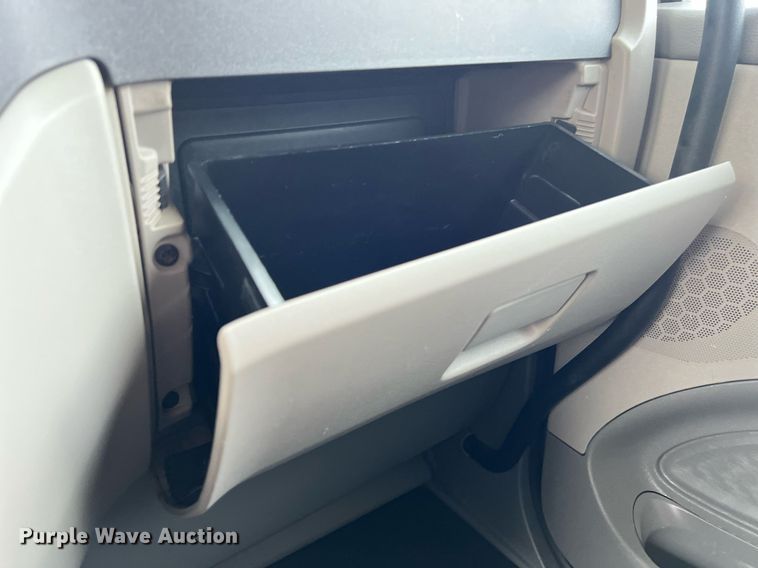 image for item DQ2364 2019 Peterbilt 579 semi truck