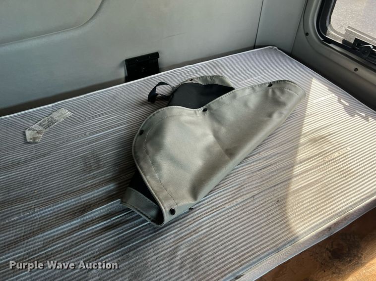 image for item DQ2364 2019 Peterbilt 579 semi truck