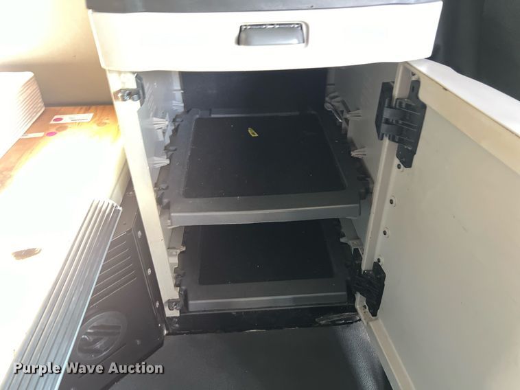 image for item DQ2364 2019 Peterbilt 579 semi truck