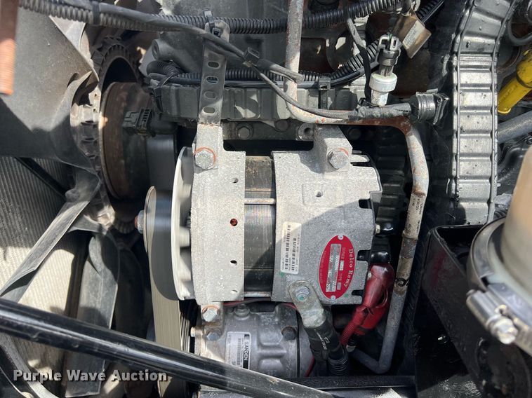 image for item DQ2364 2019 Peterbilt 579 semi truck