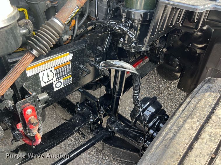 image for item DQ2364 2019 Peterbilt 579 semi truck