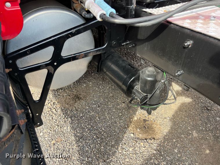 image for item DQ2365 2017 Freightliner  Cascadia 125 semi truck