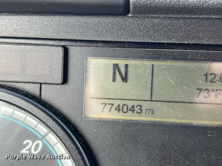 image for item DQ2365 2017 Freightliner  Cascadia 125 semi truck