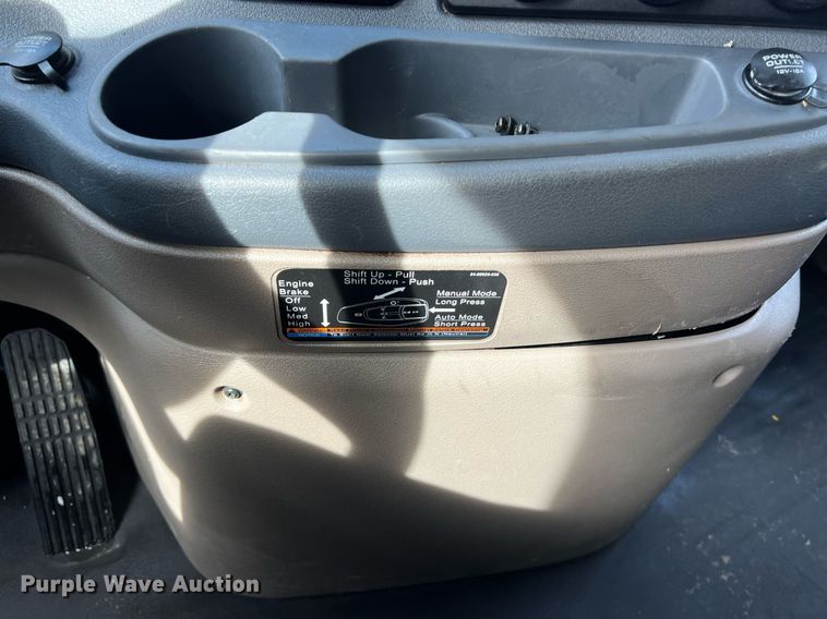 image for item DQ2365 2017 Freightliner  Cascadia 125 semi truck