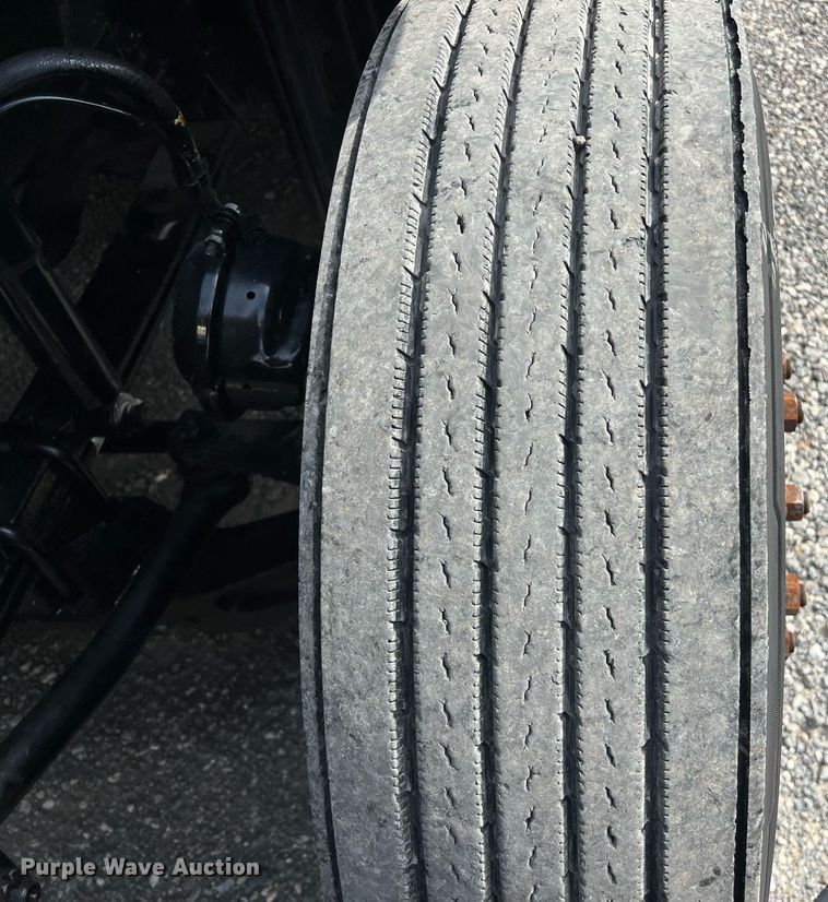 image for item DQ2365 2017 Freightliner  Cascadia 125 semi truck