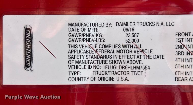 image for item DQ2365 2017 Freightliner  Cascadia 125 semi truck