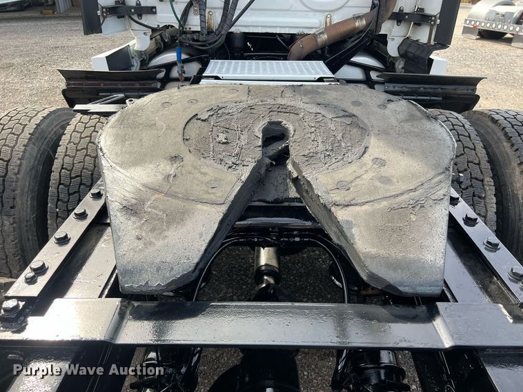 image for item DQ2366 2018 Freightliner Cascadia 125 semi truck