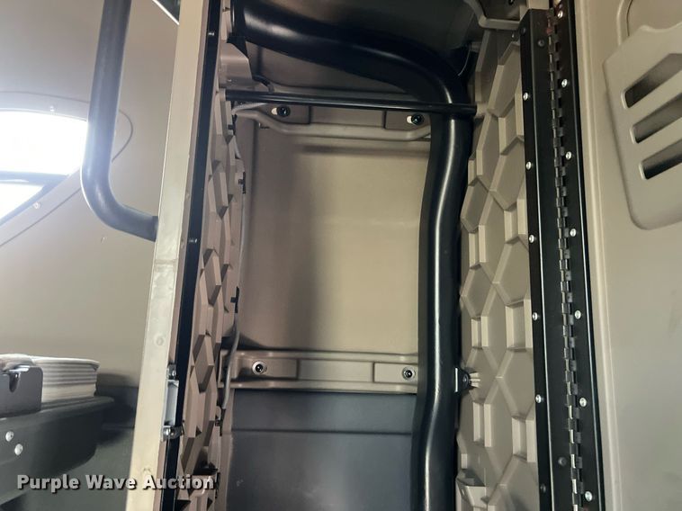 image for item DQ2366 2018 Freightliner Cascadia 125 semi truck