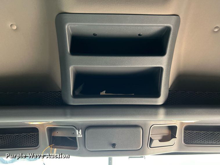 image for item DQ2366 2018 Freightliner Cascadia 125 semi truck