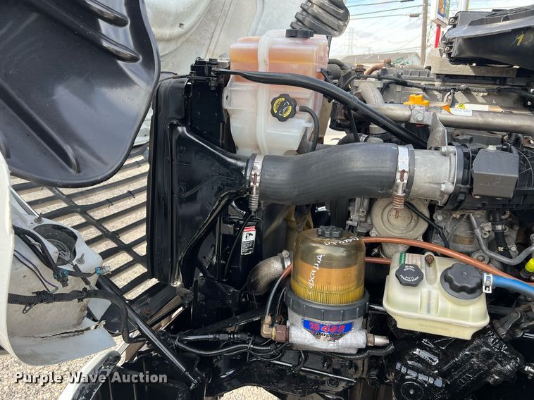 image for item DQ2366 2018 Freightliner Cascadia 125 semi truck