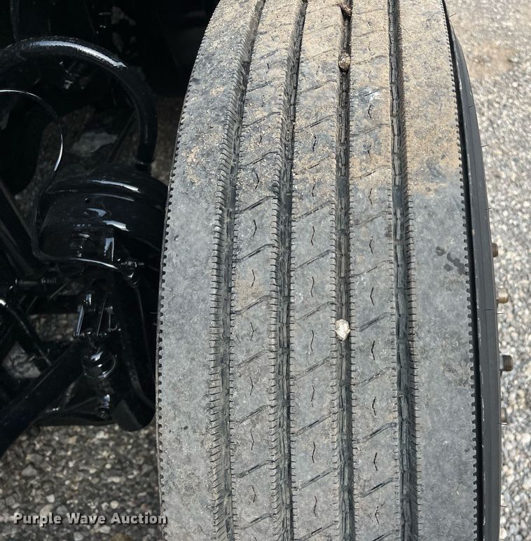 image for item DQ2366 2018 Freightliner Cascadia 125 semi truck