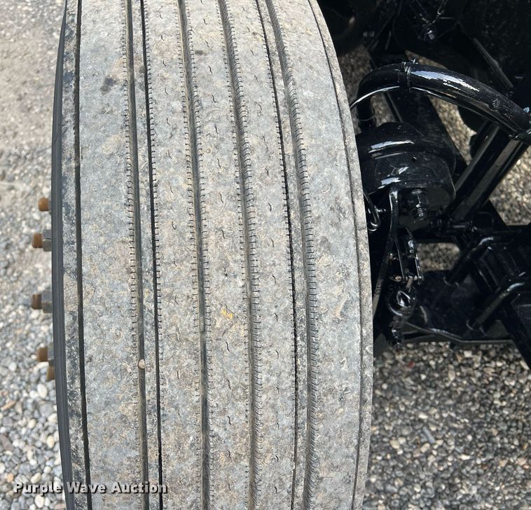 image for item DQ2366 2018 Freightliner Cascadia 125 semi truck