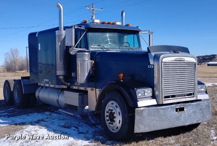 image for item DQ5994 2000 Freightliner FLD Classic XL semi truck