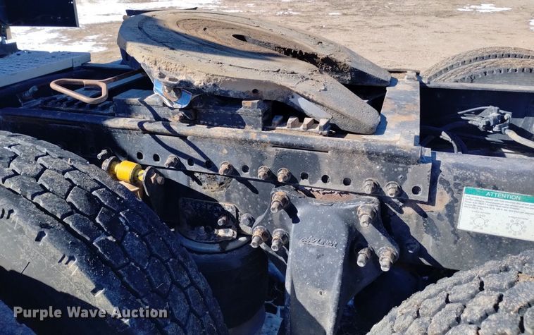 image for item DQ5994 2000 Freightliner FLD Classic XL semi truck