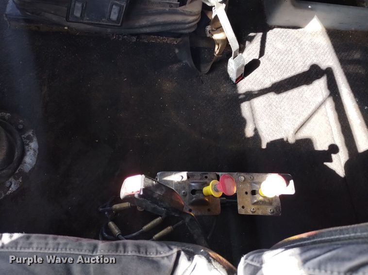 image for item DQ5994 2000 Freightliner FLD Classic XL semi truck