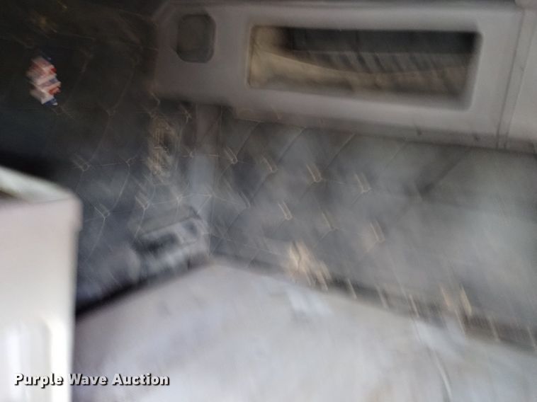 image for item DQ5994 2000 Freightliner FLD Classic XL semi truck