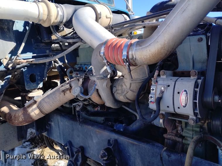 image for item DQ5994 2000 Freightliner FLD Classic XL semi truck